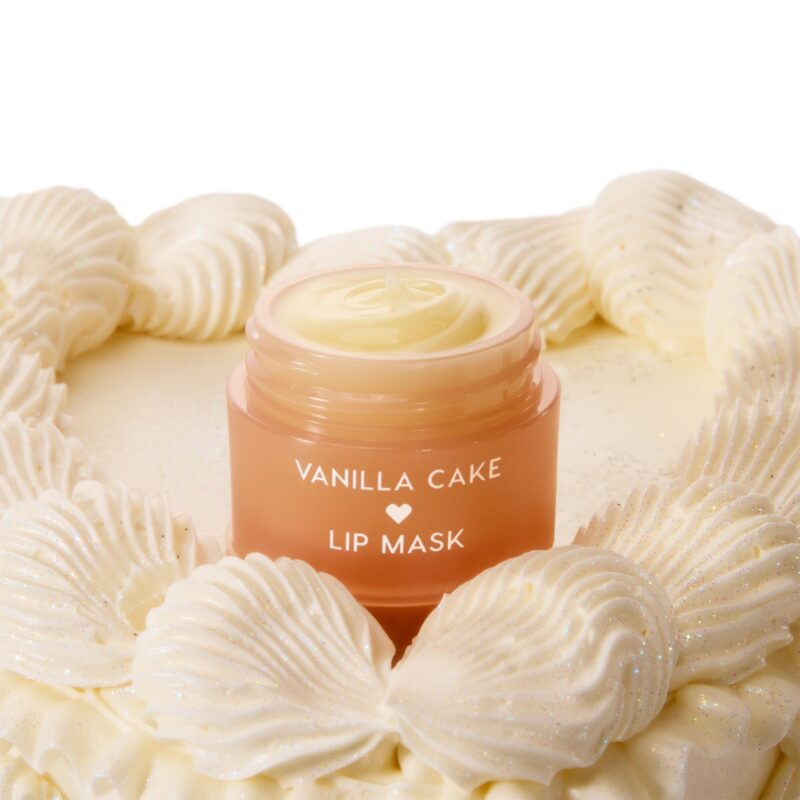 Resteau Vanilla Cake – Soft, Moist & Freshly Baked Delight
