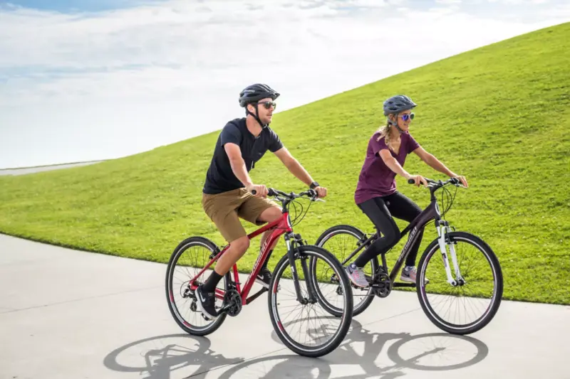 Schwinn Men's GTX 3 Hybrid Bike - Image 2